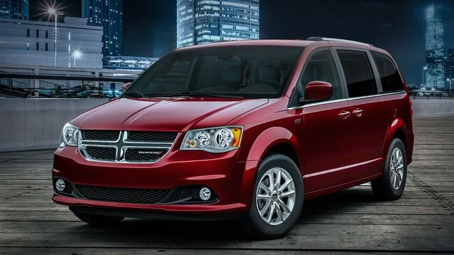 614-drive-dodge-caravan-red